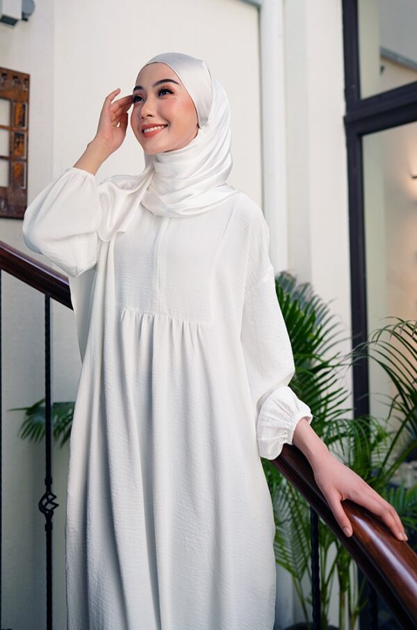 TAHEERA JUBAH DRESS (WHITE)