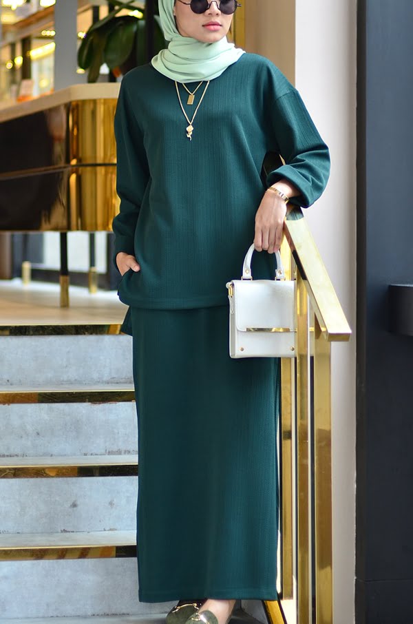 01e28e8312a19d98d7e36454e6de3f9b1566358454.jpg THALIA COMFORT WEAR (EMERALD GREEN)