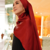 085e0d8103ef8f2b9c18975d0b0c96a91656140343.png MEDYNA TEXTURE PLAIN SHAWL (DARK RED)