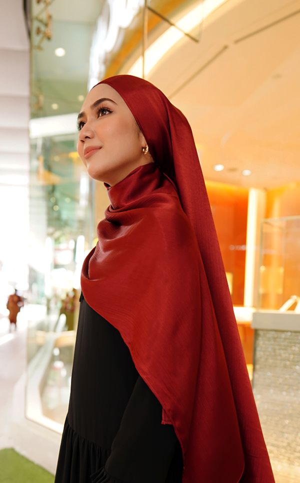 085e0d8103ef8f2b9c18975d0b0c96a91656140343.png MEDYNA TEXTURE PLAIN SHAWL (DARK RED)