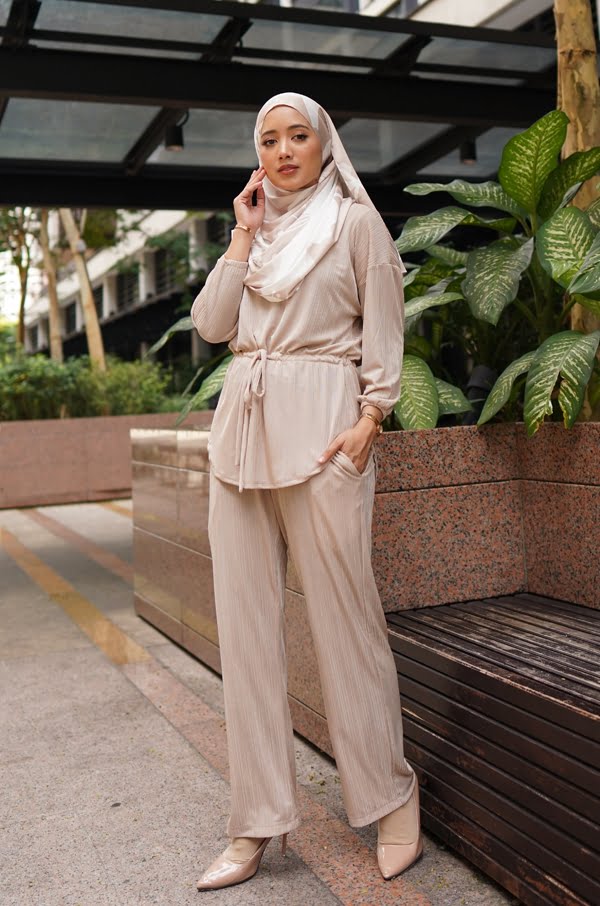 0a4ecafba179d8b19d82a910167bba051621998114.jpg ELLA CASUAL SET (CREAM CARAMEL)