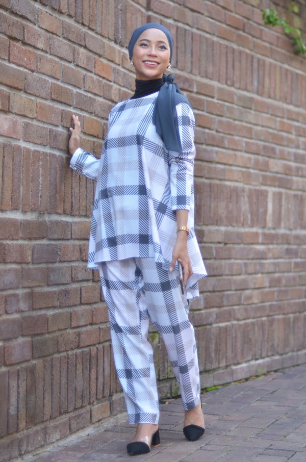 0ad354404c5ea1406a5e10dddaee2c0e1599802322.jpg NERINA PANTS SET (SPRUCE BLUE)
