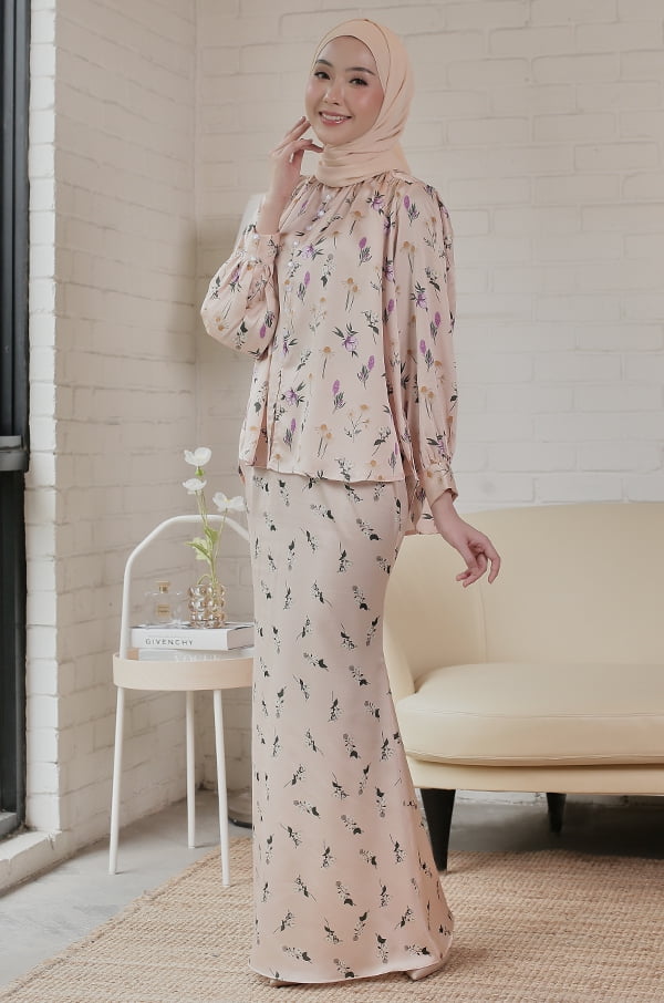DAISY FLORA KURUNG (PEACH CREAM)