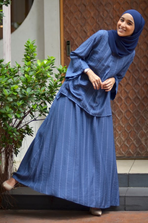 13eee940771222347ad689a36da3bcd71597630471.jpg KAYLA STRIPE SET (FRANK BLUE)