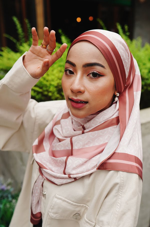 AUDREY PRINTED SHAWL (CORAL PINK)
