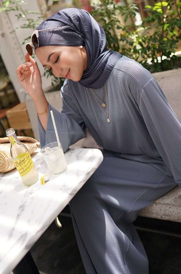 CAMILA PLEATED SET (PIGEON BLUE)