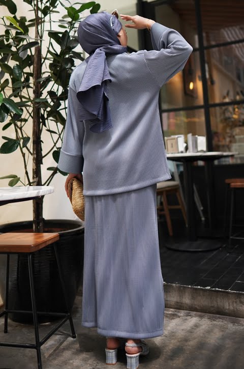 CAMILA PLEATED SET (PIGEON BLUE)