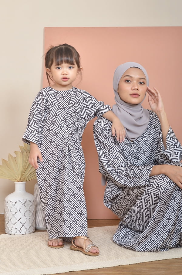 NIKITA LONG KAFTAN KIDS (BLACK)