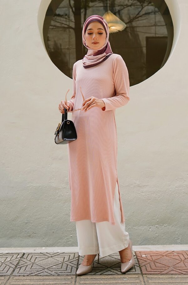 21e078b10e7df3c862377176198ed3de1637824050.jpg SIERRA COMFORT TUNIC (SALMON PINK)