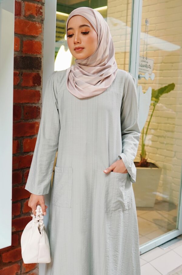 ROZAELLA PLAIN DRESS (SOFT MINT)