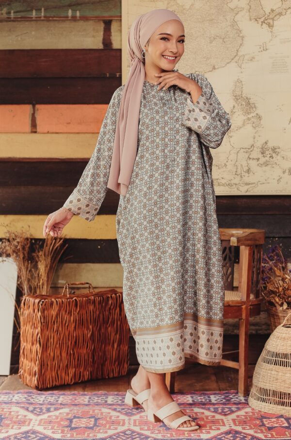 25032022-10-1-1 DAHLIA BATIK TUNIC (PALLADIAN BLUE) ( S & M )