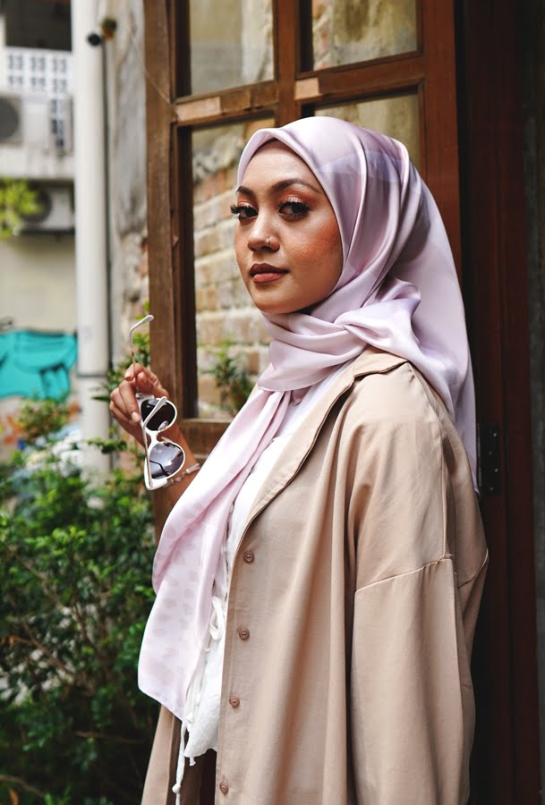 25a6a39904118c1c7291c3b38f6f79021634535208.jpg OPHELIA PRINTED SQUARE (PEACH DUST)