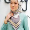 299ec478b96ad380d779a5808b0acedf1656642688.jpg MOLLY PRINTED SQUARE (MATTE GREY)