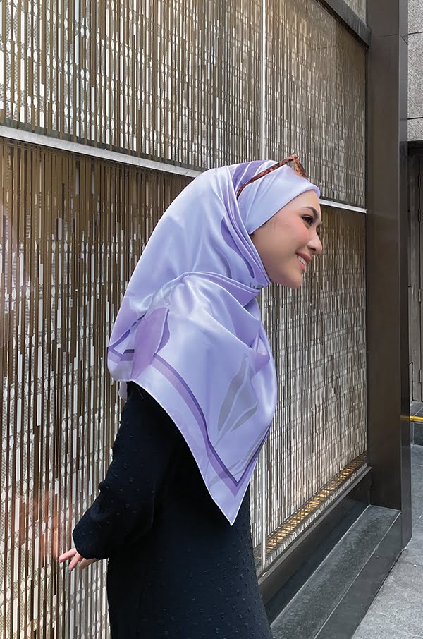 2bc0acc031b20ebd9d3fb7398ca5c1b21647931626.jpg MYLAA PRINTED SQUARE (PALE LAVENDER)
