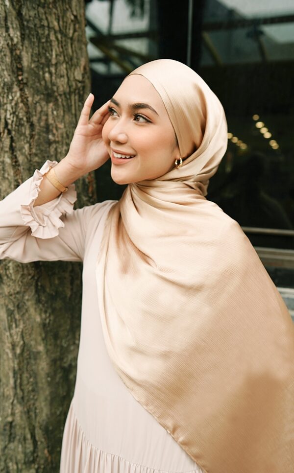 MEDYNA TEXTURE PLAIN SHAWL (LIGHT CREAM)