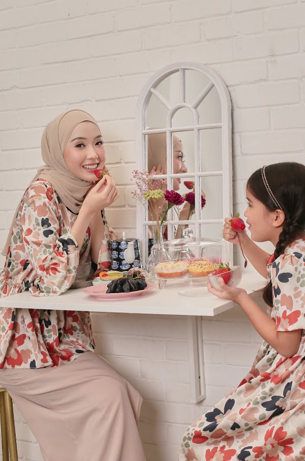 WINNIE FLORAL KURUNG (ORENG BEIGE)