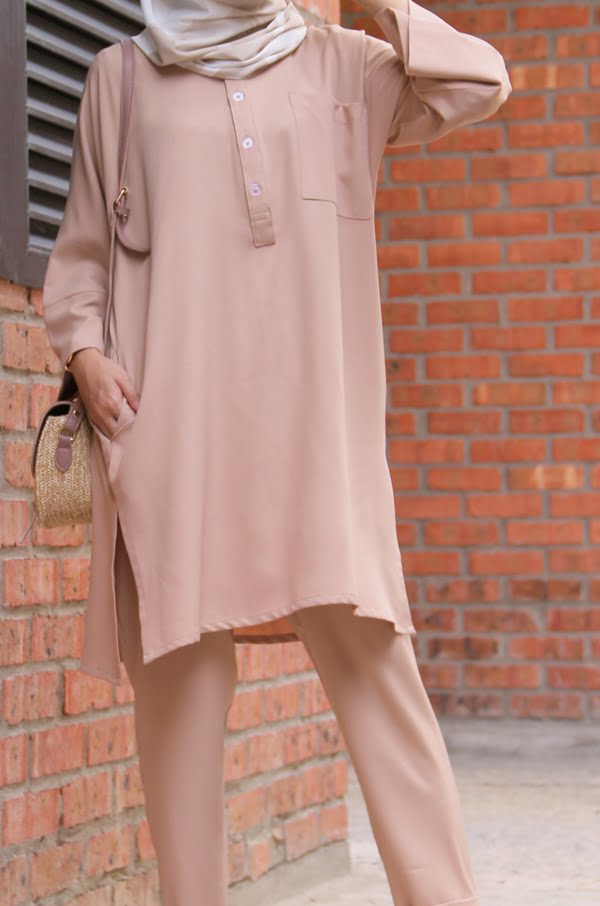 3a72d21902275a6ab6740ec04b4086961593594493.jpg SELENA TUNIC SET (NUDE BROWN)