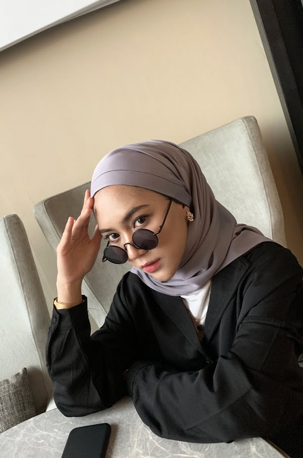 BASIC PLAIN SHAWL EYELASH (COIN GREY)