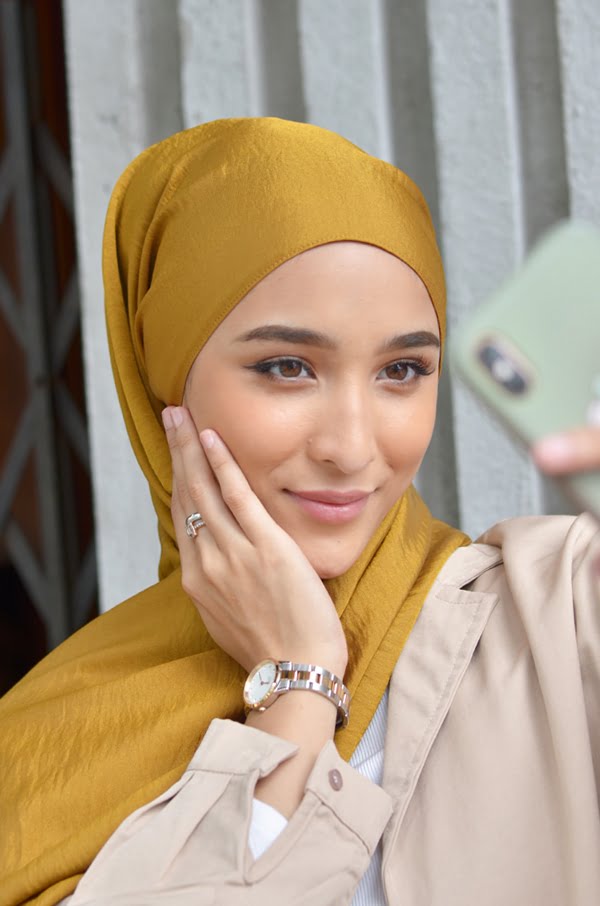 ELINA CLASSY SHAWL (GOLD)