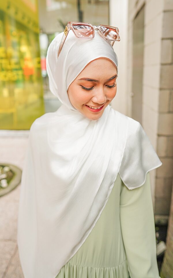 MEDYNA TEXTURE PLAIN SHAWL (SNOW WHITE)