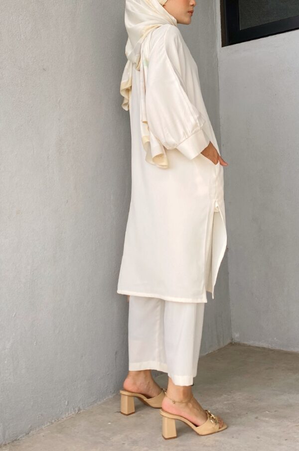 3f7265ca5c255ba59cf324b87457f2c51633782247.jpg HAILEY TUNIC SET (PEARL WHITE)