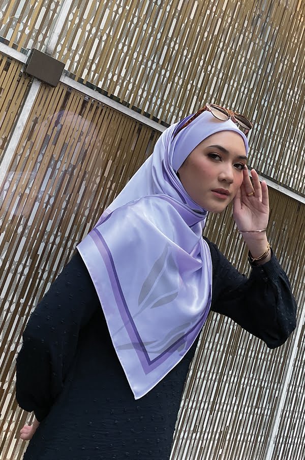 46b3d91c4ec39a01013f1e75a69896d51647931626.jpg MYLAA PRINTED SQUARE (PALE LAVENDER)