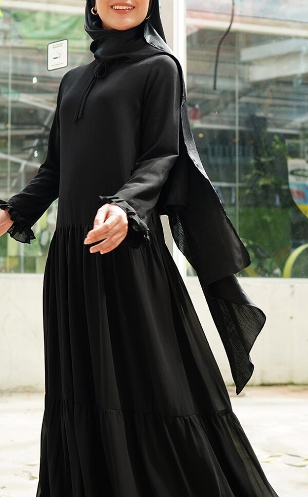 4720cf47f86635cfdece23894607d8ec1656140455.jpg MEDYNA TEXTURE PLAIN SHAWL (BLACK)