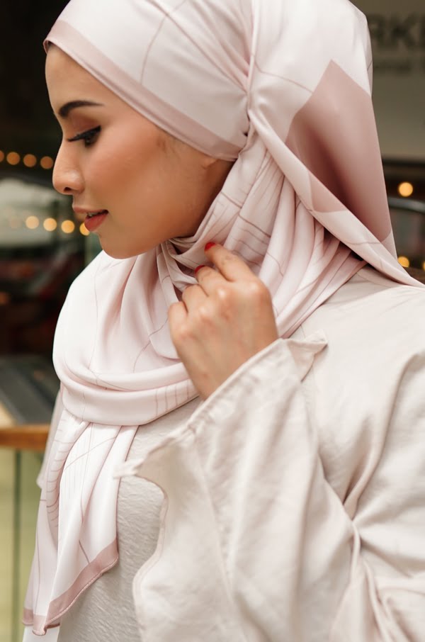 CAMILA PRINTED SHAWL (NUDE BROWN)