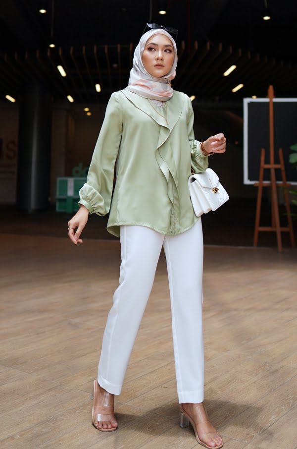 LAYLA RUFFLE TOP (PISTACHIO GREEN)