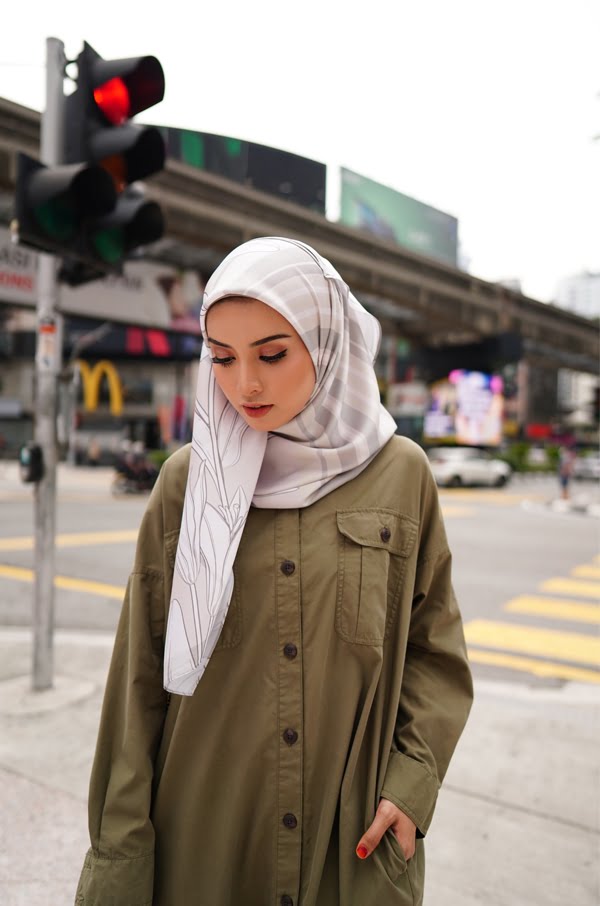 THEA PRINTED SQUARE (MINT GREEN)