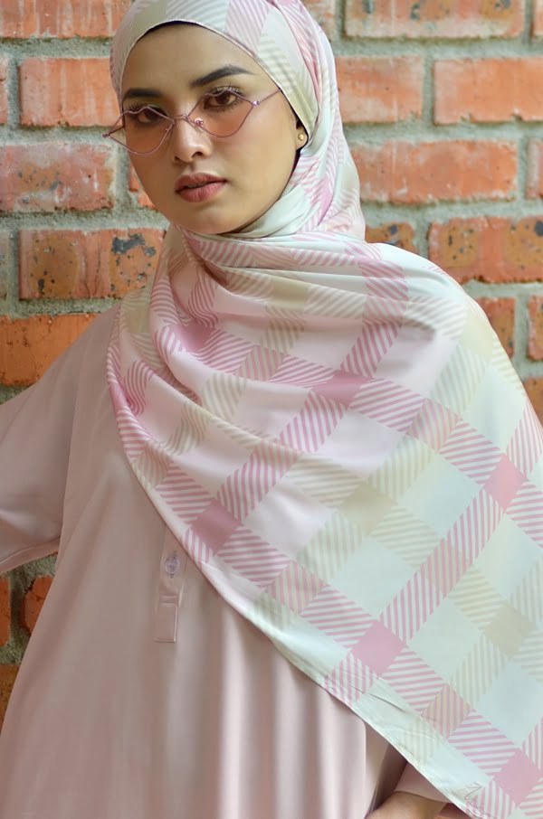 CHECKERED PRINTED SHAWL (CARNATIONS PINK)