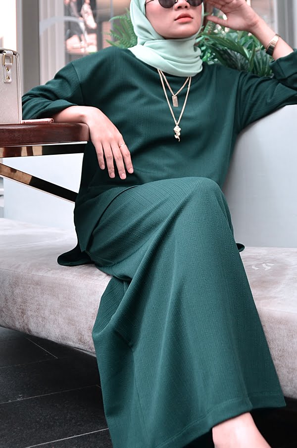 5ce7903112a56811d87d19dea0a854a21566358456.jpg THALIA COMFORT WEAR (EMERALD GREEN)