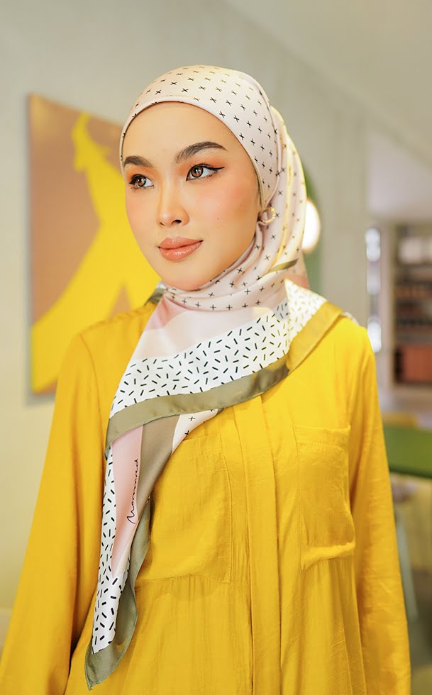 CECILIA PRINTED SQUARE (PEACHES CREAM)