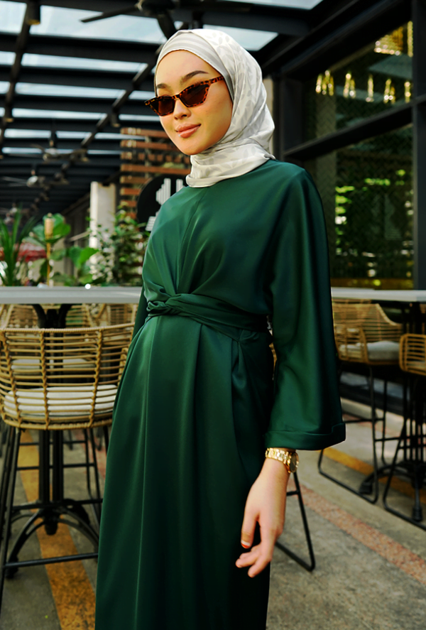 ARIA WRAP DRESS (EMERALD GREEN)