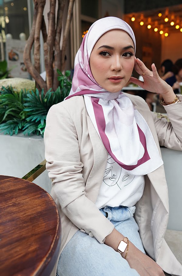 ASTRID PRINTED SQUARE (MAUVE TAUPE)