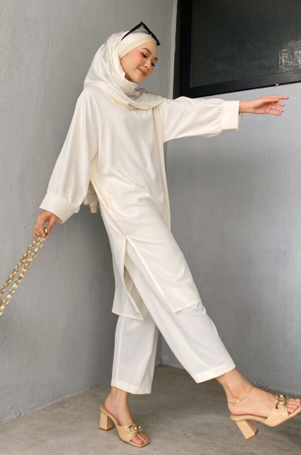 68189fa1211f6bb0a292c86b4ddbdca01633782248.jpg HAILEY TUNIC SET (PEARL WHITE)
