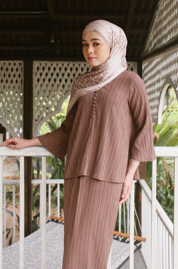LORENNA TEXTURED KURUNG (COFFEE BEAN)