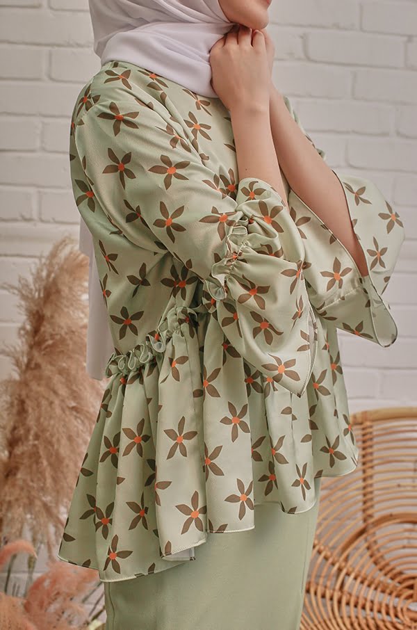 6ebd12d5d3f2c57f4300028a67cfa3101646970078.jpg LILY FLORAL KURUNG (LIME GREEN)