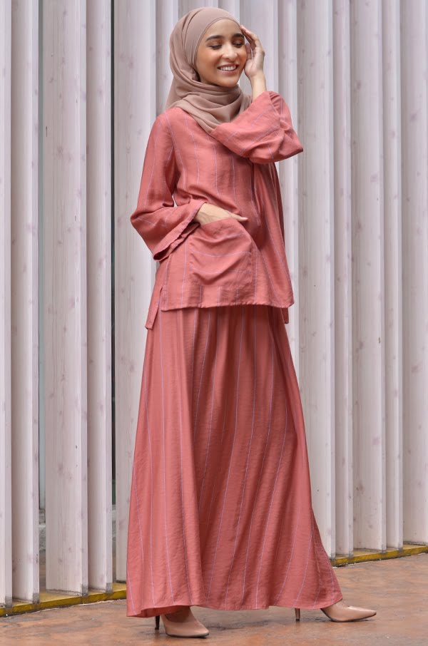KAYLA STRIPE SET (DARK CORAL)