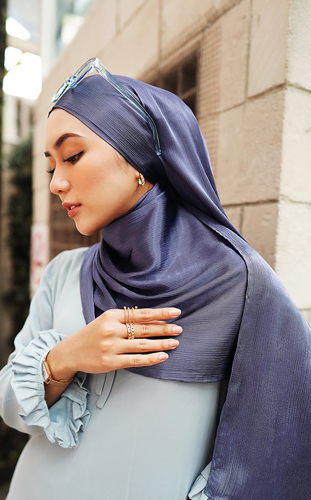 8b76aefad4bc38afe8cbd91f67c3d93b1656141973.jpg MEDYNA TEXTURE PLAIN SHAWL (AEGEAN BLUE)