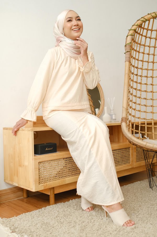 8eb4d55f4362ad32293a8ced267700e21617344000.jpg LEA KURUNG MODERN (VANILLA CREAM)