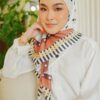 99568b3a0346f103a42b9dbbe8992cc31656642581.jpg MOLLY PRINTED SQUARE (BROWN WHITE)