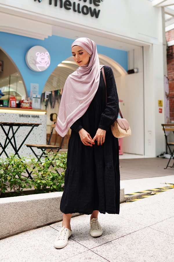 9e1c42056f45600ff514bb1c55981bfd1619270508.jpg ATILIA PRINTED SHAWL (ROOSE MAUVE)