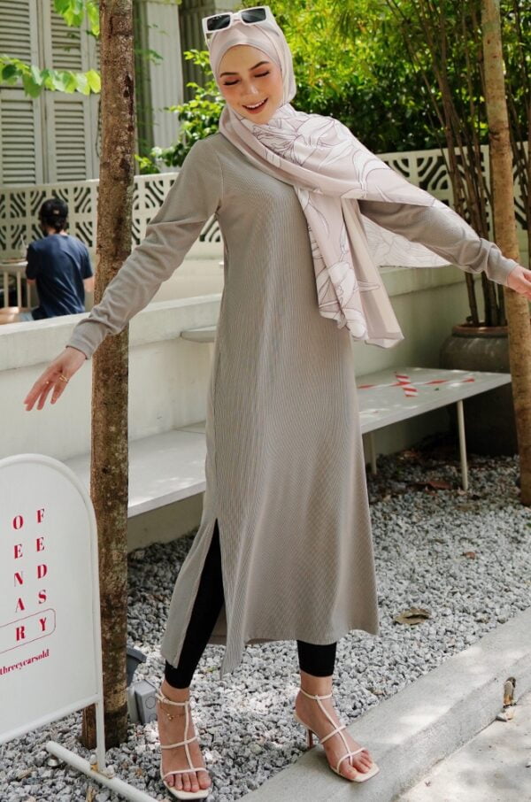 a024d6fcea19ceeff18ae285746083fd1637831481.jpg SIERRA COMFORT TUNIC (HOT STONE)