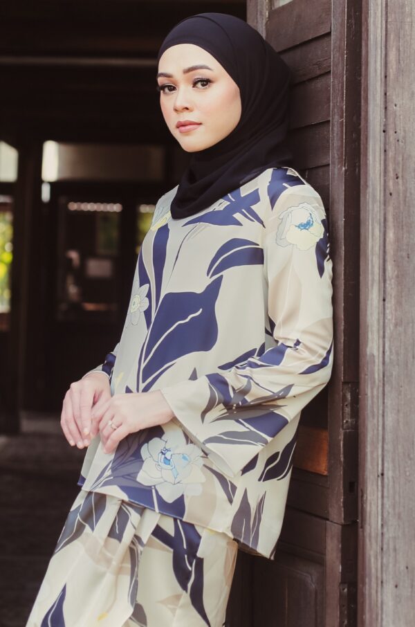JAZMINE KURUNG MODERN (BLACK CHARCOAL)