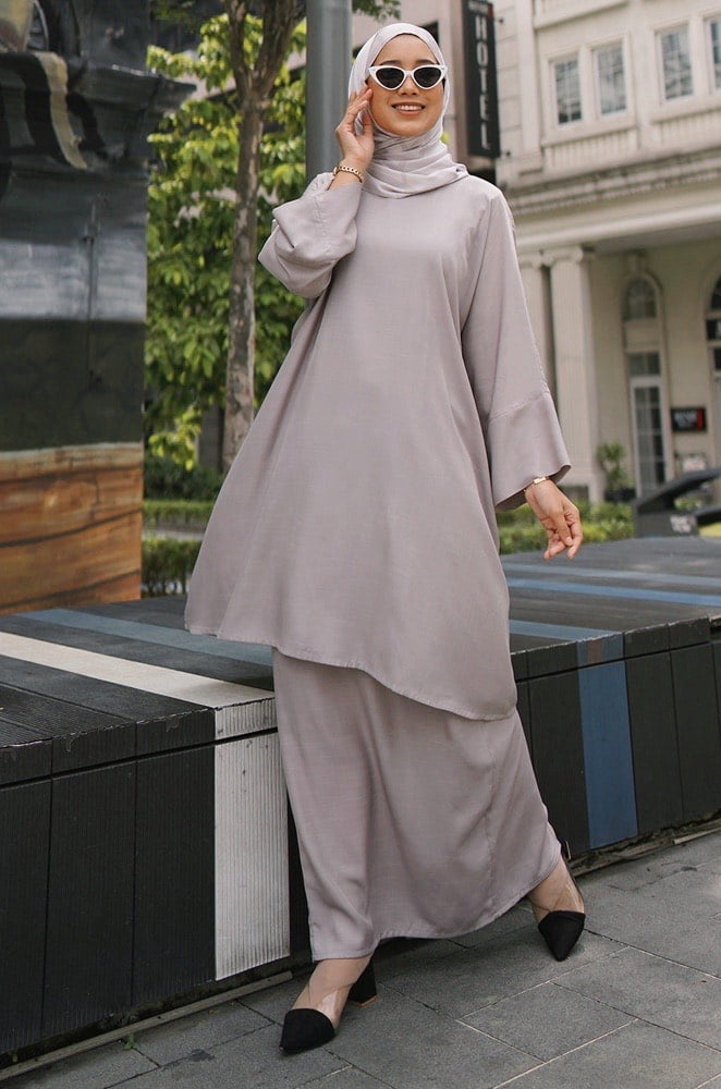 a20816e4e87e4b0560950da39197723a1610001800.jpeg MADONNA PLAIN KURUNG (GREY)