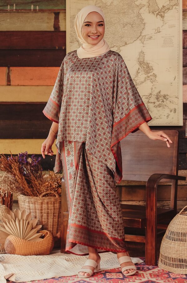 a231cc64a60cd3e7c979168915f118501648183830.jpg DAHLIA BATIK PAREO (BURNT ORANGE)