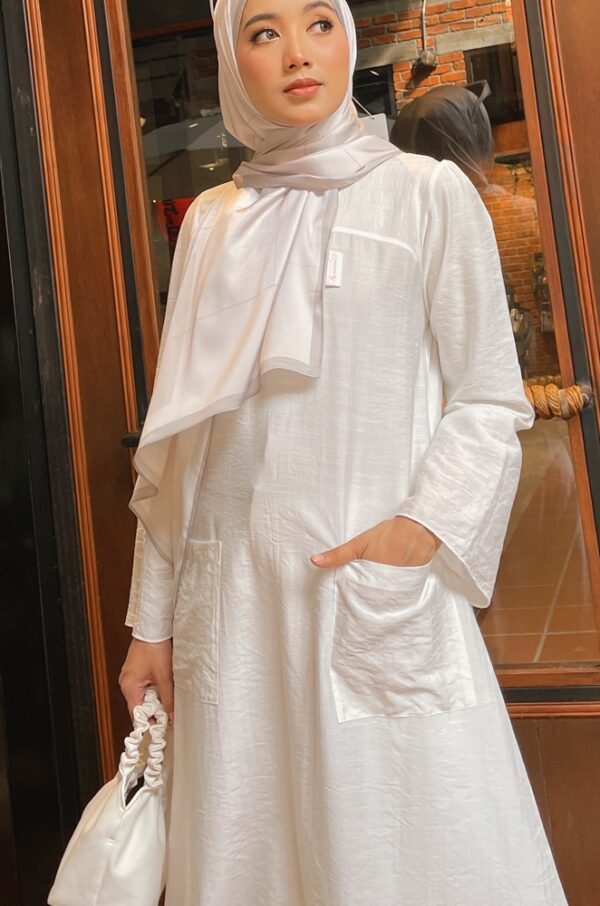 ROZAELLA PLAIN DRESS (WHITE)