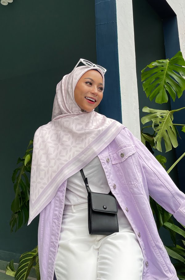 LOTUS PRINTED SQUARE (DUSTY LAVENDER)