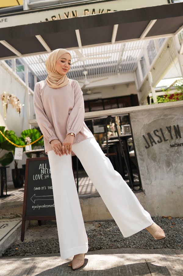 ELISA PLAIN TOP (KHAKI BROWN)